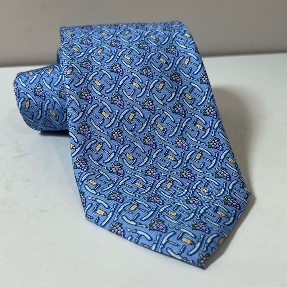 Vineyard Vines Blue and Purple Grape and Wine Napa Valley Patterned Silk Tie